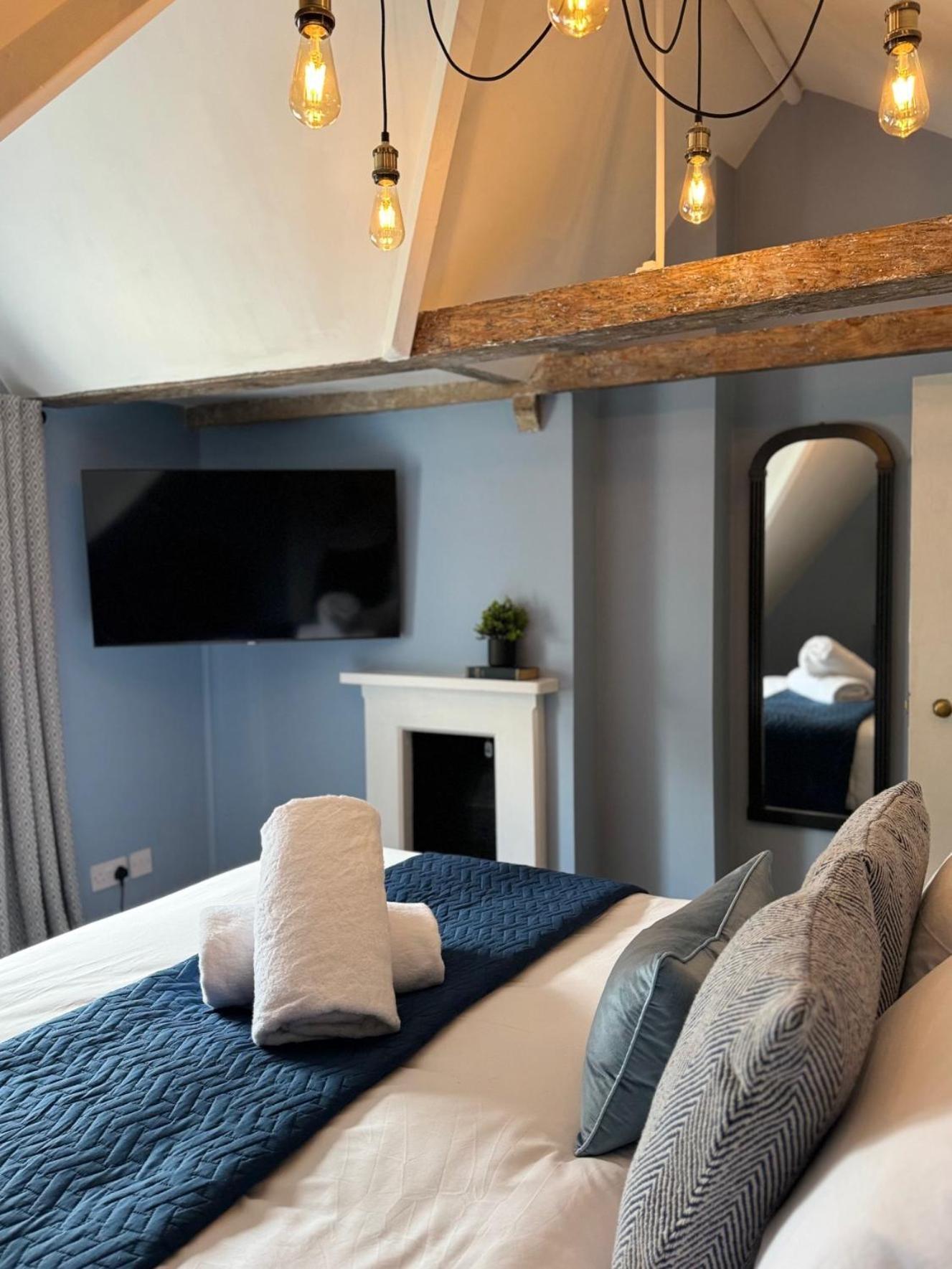 House A Luxury Cotswold Grade Ll Listed Holiday home