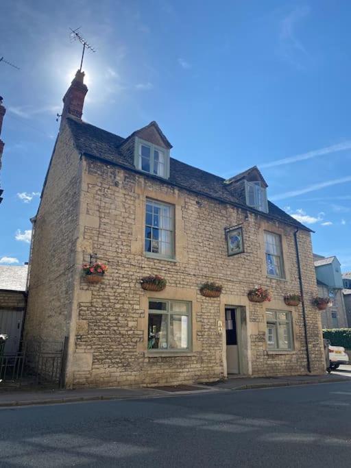 House A Luxury Cotswold Grade Ll Listed * Cirencester